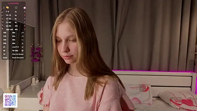 LynneHaviland online show from 10.21.25