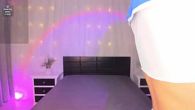 Evolet Bee online show from 12.17.25