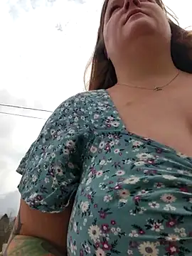 Love86Emily online show from 10.27.25