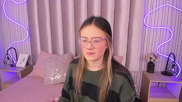 SamanthaPeachss online show from 11.04.25