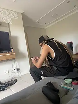 Snapshot of heloagreen_ chatting on 09.26.25 heloagreen online show from 09.26.25