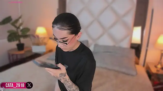 Megan DH online show from 10.02.25