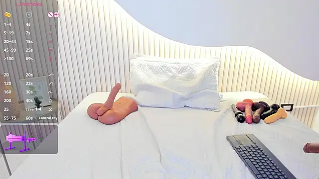 Monika-Ruiz online show from 03.25.26