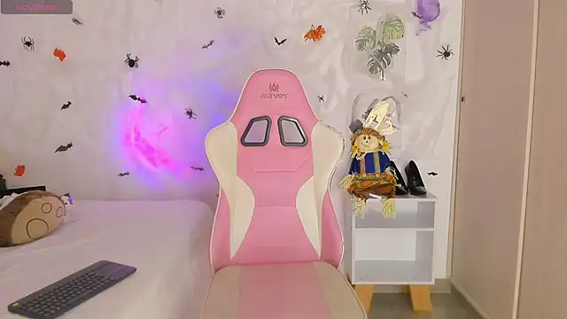 Snapshot of Nataly_evans18 chatting on 10.12.25 Nataly evans18 online show from 10.12.25