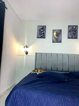 Samara Hadi  online show from 09.25.25