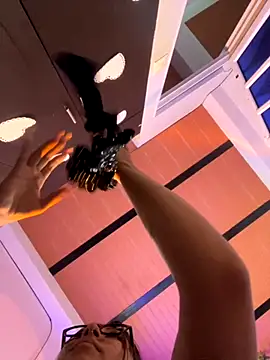 emilysofiia online show from 10.04.25