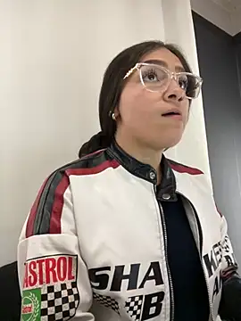 Alyha Cortes online show from 10.25.25