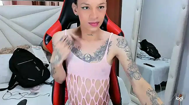 Snapshot of sara_slut21 chatting on 12.07.24 sara slut21 online show from 12.07.24