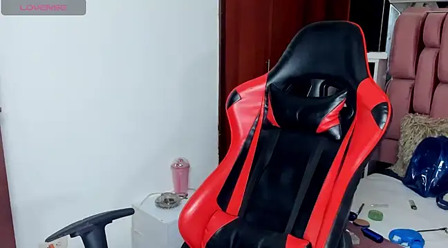 Snapshot of sara_slut21 chatting on 03.11.25 sara slut21 online show from 03.11.25