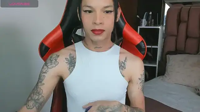 Snapshot of sara_slut21 chatting on 03.19.25 sara slut21 online show from 03.19.25