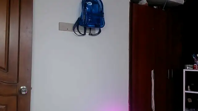 Snapshot of sara_slut21 chatting on 03.21.25 sara slut21 online show from 03.21.25