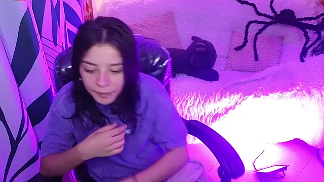 Snapshot of kathie_lozada chatting on 10.02.25 kathie lozada online show from 10.02.25