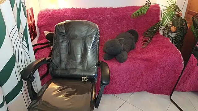 Snapshot of kathie_lozada chatting on 10.15.25 kathie lozada online show from 10.15.25