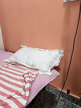 Snapshot of Shalu_G chatting on 10.08.25 Shalu G online show from 10.08.25