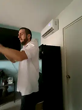 Snapshot of Alexitho25 chatting on 10.08.25 Alexitho25 online show from 10.08.25