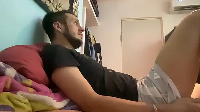 Snapshot of Alexitho25 chatting on 10.24.25 Alexitho25 online show from 10.24.25