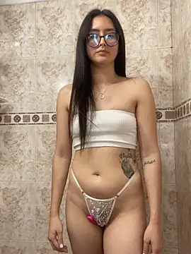 Snapshot of Just_Isaa chatting on 09.18.25 Just Isaa online show from 09.18.25