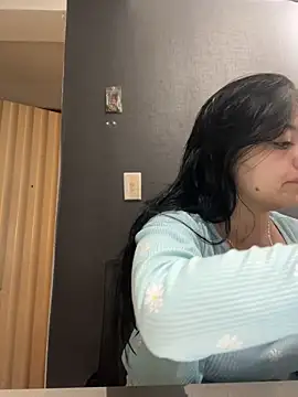 Emily Rivers  online show from 11.04.25