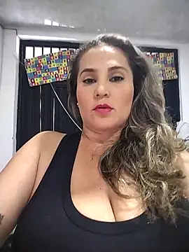 Snapshot of dayana2021 chatting on 10.25.25 dayana2021 online show from 10.25.25