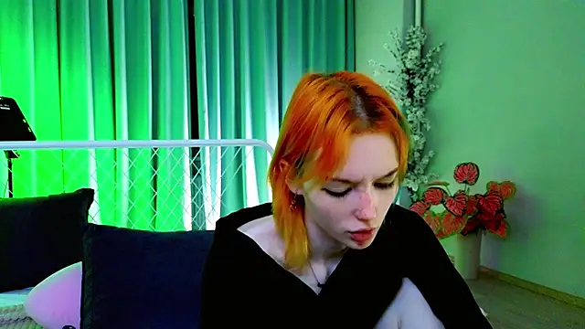 Snapshot of Kiara_Dream chatting on 07.16.26 Kiara Dream online show from 07.16.26