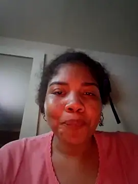 Snapshot of madelene chatting on 02.18.25 madelene online show from 02.18.25