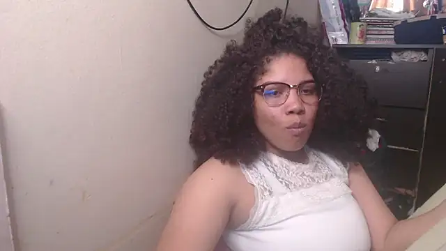 Snapshot of madelene chatting on 02.24.25 madelene online show from 02.24.25