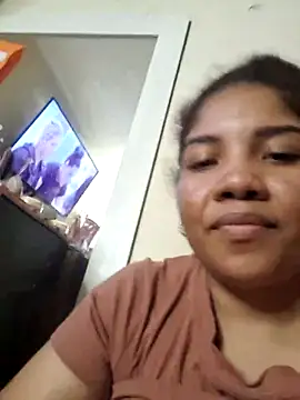Snapshot of madelene chatting on 02.26.25 madelene online show from 02.26.25