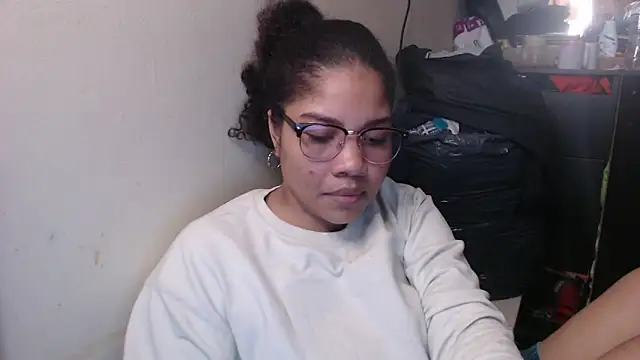Snapshot of madelene chatting on 02.26.25 madelene online show from 02.26.25