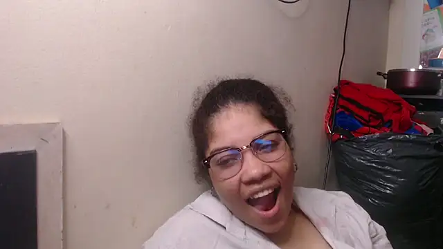 Snapshot of madelene chatting on 03.01.25 madelene online show from 03.01.25