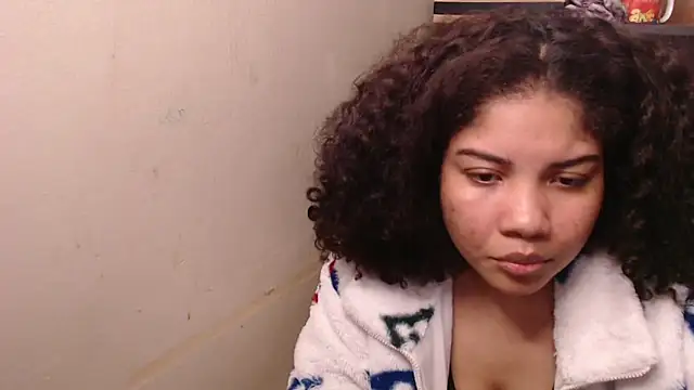 Snapshot of madelene chatting on 09.14.25 madelene online show from 09.14.25
