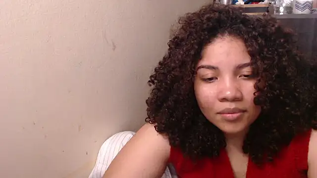 Snapshot of madelene chatting on 11.12.25 madelene online show from 11.12.25