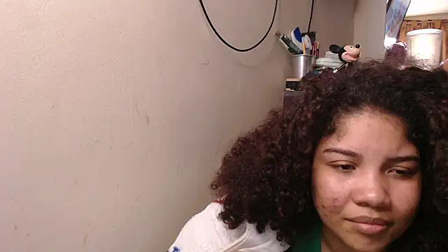 Snapshot of madelene chatting on 11.19.25 madelene online show from 11.19.25