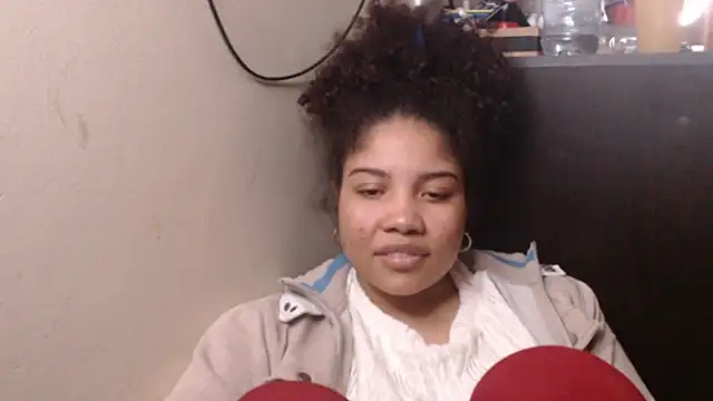 Snapshot of madelene chatting on 11.21.25 madelene online show from 11.21.25