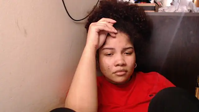 Snapshot of madelene chatting on 11.23.25 madelene online show from 11.23.25