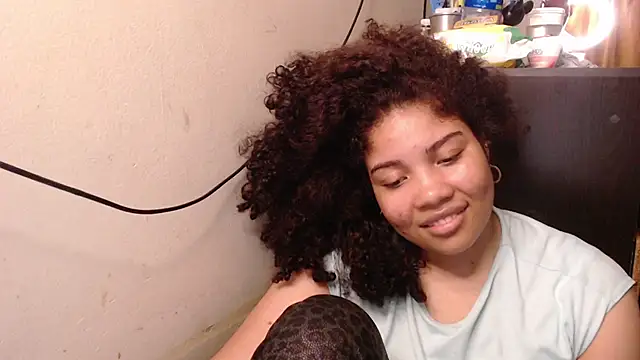 Snapshot of madelene chatting on 12.05.25 madelene online show from 12.05.25