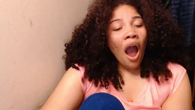 Snapshot of madelene chatting on 12.17.25 madelene online show from 12.17.25