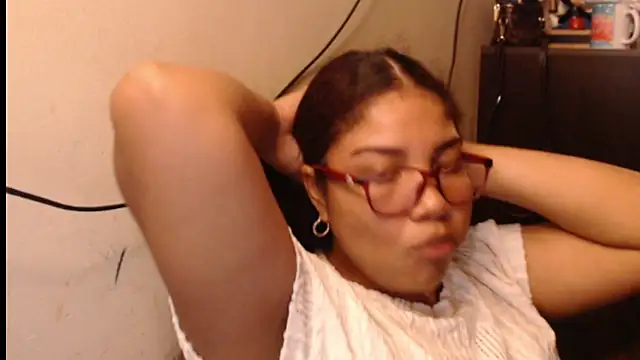 Snapshot of madelene chatting on 03.14.26 madelene online show from 03.14.26