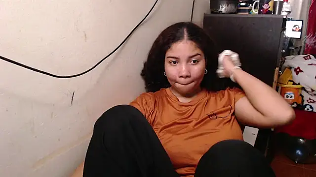 Snapshot of madelene chatting on 03.25.26 madelene online show from 03.25.26