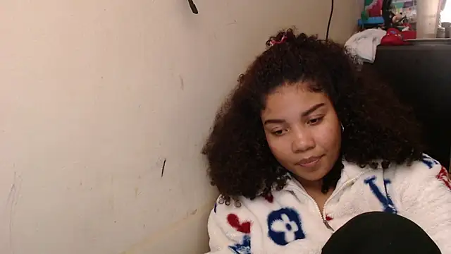 Snapshot of madelene chatting on 04.12.26 madelene online show from 04.12.26