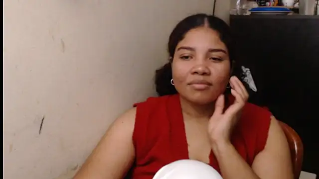 Snapshot of madelene chatting on 04.14.26 madelene online show from 04.14.26