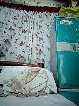 Snapshot of DignaRocero chatting on 10.28.25 DignaRocero online show from 10.28.25