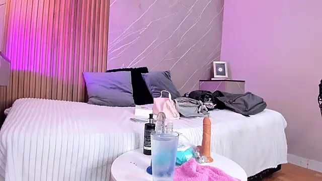 emma  rose1 online show from 10.15.25