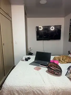 Snapshot of MiaRousexxx_ chatting on 10.23.25 MiaRousexxx online show from 10.23.25