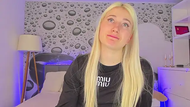 HollyTailors online show from 03.28.26