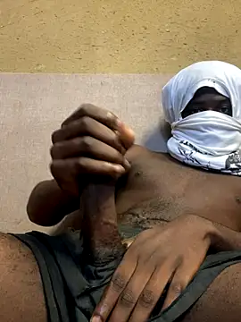 Snapshot of BritishSlither2257_iml chatting on 11.16.25 BritishSlither2257 iml online show from 11.16.25