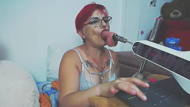 Snapshot of Yeny_hot_ chatting on 10.01.25 Yeny hot online show from 10.01.25