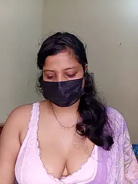 Snapshot of Rose-luckey chatting on 06.14.26 Rose-luckey online show from 06.14.26