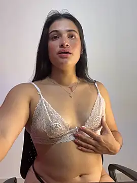 Snapshot of alice_shyness chatting on 10.20.25 alice shyness online show from 10.20.25