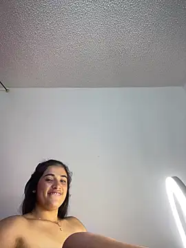 Snapshot of alice_shyness chatting on 11.01.25 alice shyness online show from 11.01.25