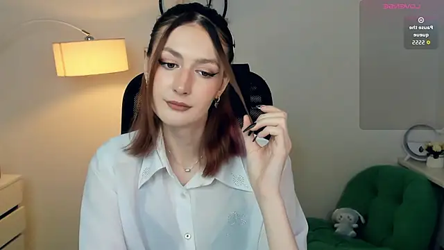 EasterBlink online show from 11.15.25